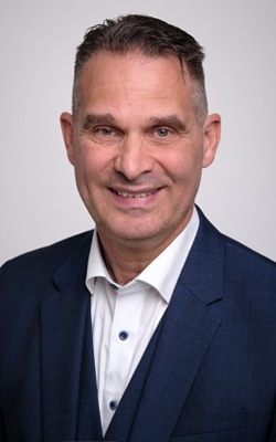 Herr Jörg Schneider