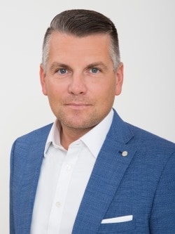 Herr Daniel Knuhr