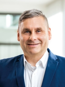 Herr Enrico Herrmann
