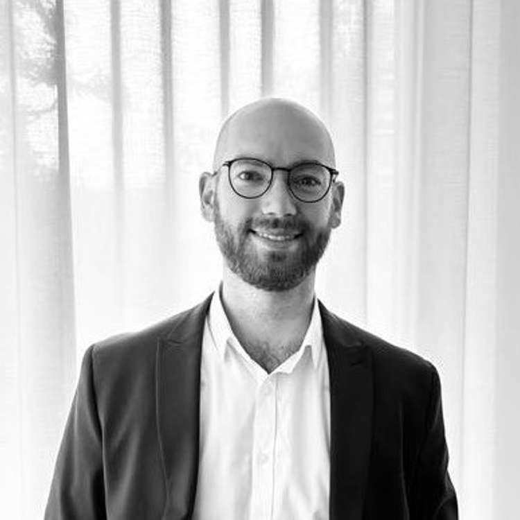 Herr Bastien Schöneck