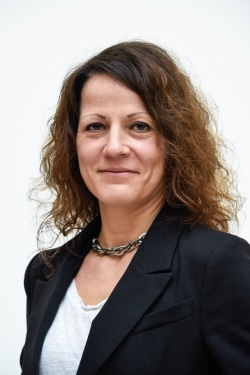 Frau Silke Schröter