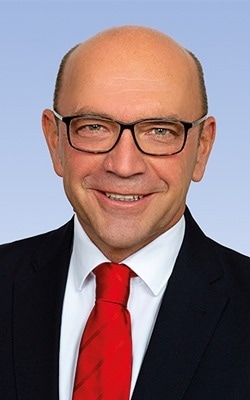 Herr Stefan Schöne