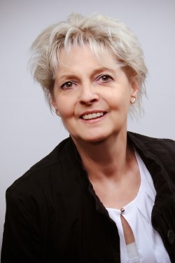 Frau Heike Hess