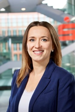 Frau Sarah Große