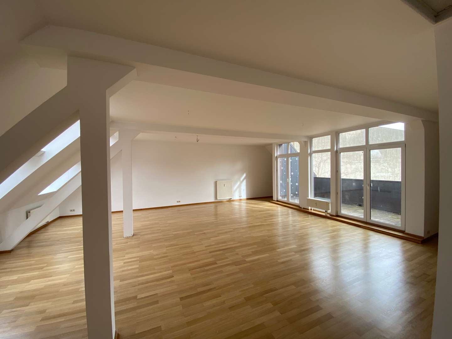 Dachgeschoss Loft - Bürofläche in 80336 München mit 0m² mieten