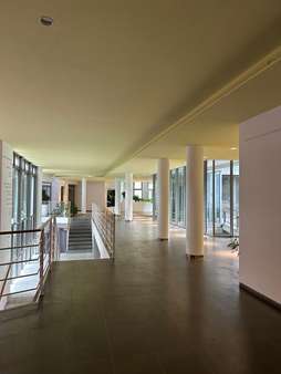Eingangsbereich Haus - Bürofläche in 80538 München mit 0m² mieten