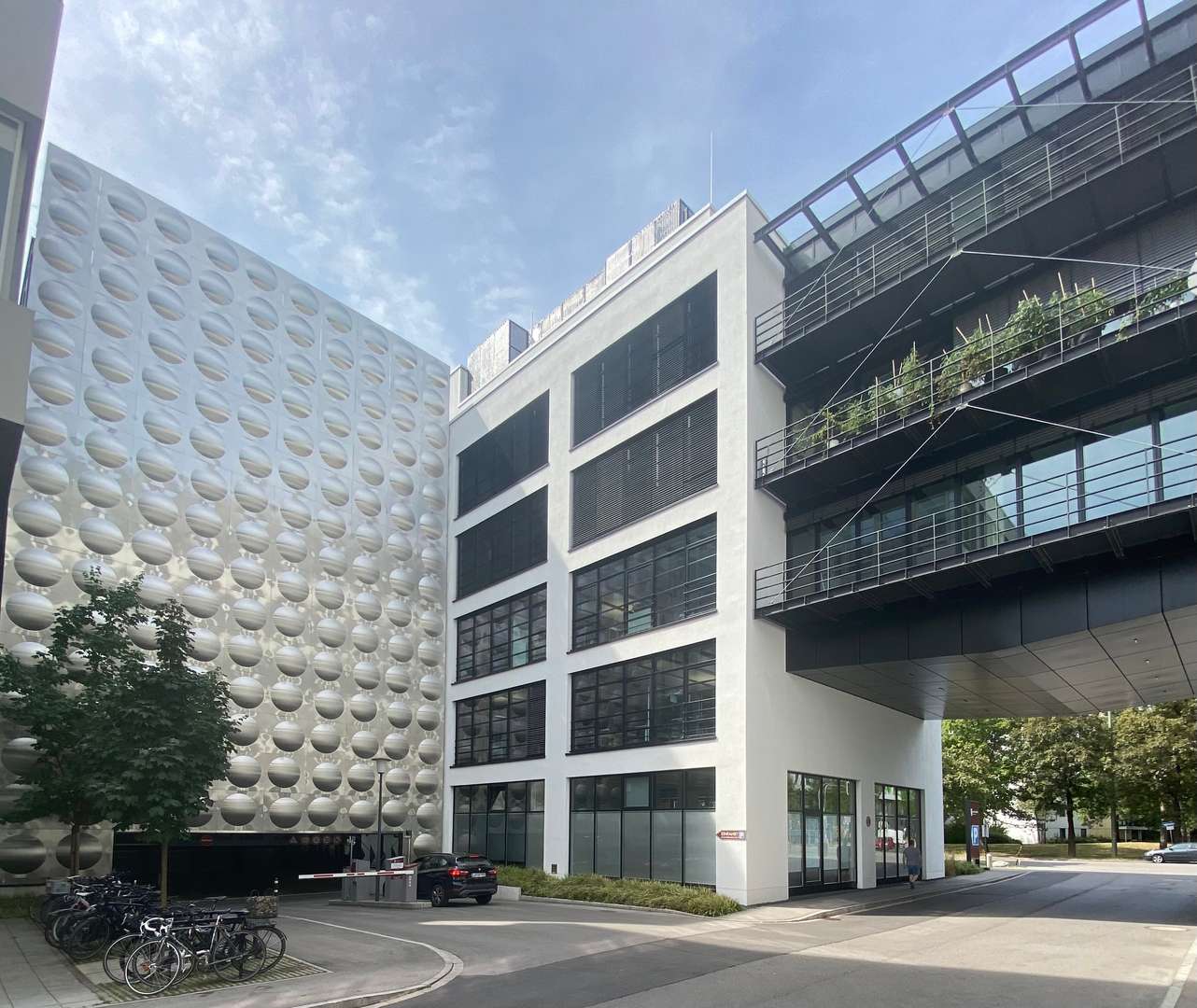 Zufahrt Parkhaus Zufahrt Parkhaus - Bürofläche in 81541 München mit 0m² mieten