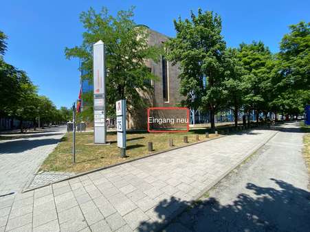 Künftiger Eingang Künftiger Eingang - Ladenlokal in 80805 München mit 0m² mieten