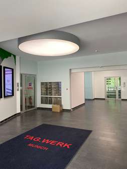 Eingang - Bürofläche in 80796 München mit 0m² mieten