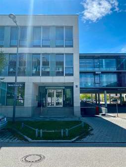 Eingang - Bürofläche in 81829 München mit 0m² mieten