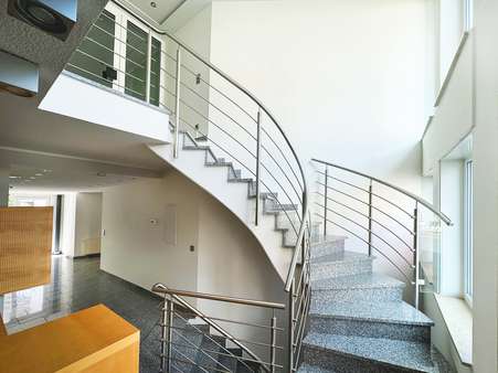 Treppe Eingangsbereich - Bürofläche in 44789 Bochum mit 287m² als Kapitalanlage kaufen