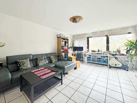 Wohnzimmer  - Etagenwohnung in 44801 Bochum mit 85m² kaufen