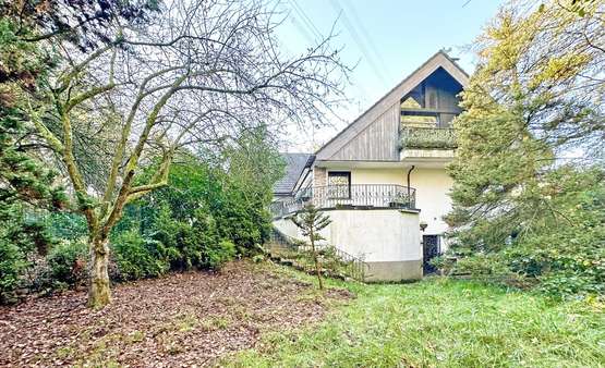 Seitenansicht (Zugang zum Pool) Seitenansicht (Zugang zum Pool) - Einfamilienhaus in 45527 Hattingen mit 300m² kaufen