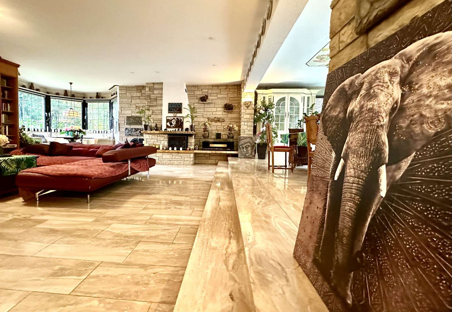 Wohnzimmer mit Kamin Wohnzimmer mit Kamin - Einfamilienhaus in 45527 Hattingen mit 300m² kaufen