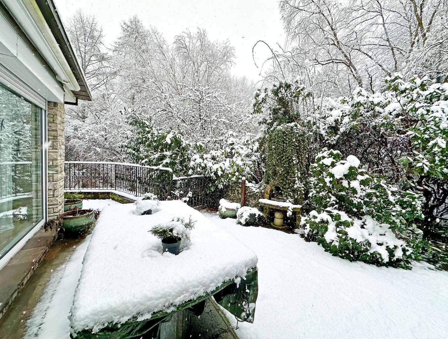 Terrassenbereich / Zugang zum zweiten Terrassenbereich - Einfamilienhaus in 45527 Hattingen mit 300m² kaufen