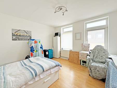 Wohnzimmer - Etagenwohnung in 44807 Bochum mit 50m² kaufen