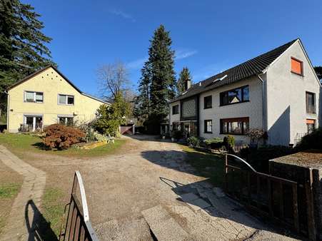 Zufahrt zum Grundstück - Mehrfamilienhaus in 44797 Bochum mit 859m² als Kapitalanlage kaufen