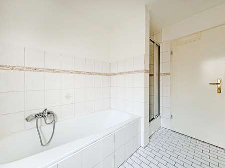 Dusch-/Wannenbad  - Dachgeschosswohnung in 44869 Bochum mit 64m² kaufen