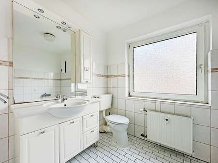 Eindrücke Dusch-/Wannenbad - Dachgeschosswohnung in 44869 Bochum mit 64m² kaufen