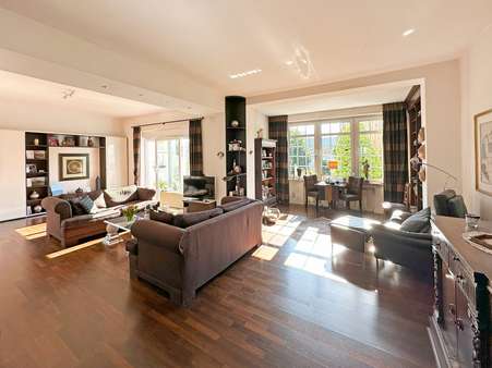 Wohn- und Esszimmer - Reihenmittelhaus in 44866 Bochum mit 210m² kaufen