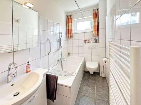 Badezimmer Erdgeschoss - Zweifamilienhaus in 44869 Bochum mit 140m² kaufen