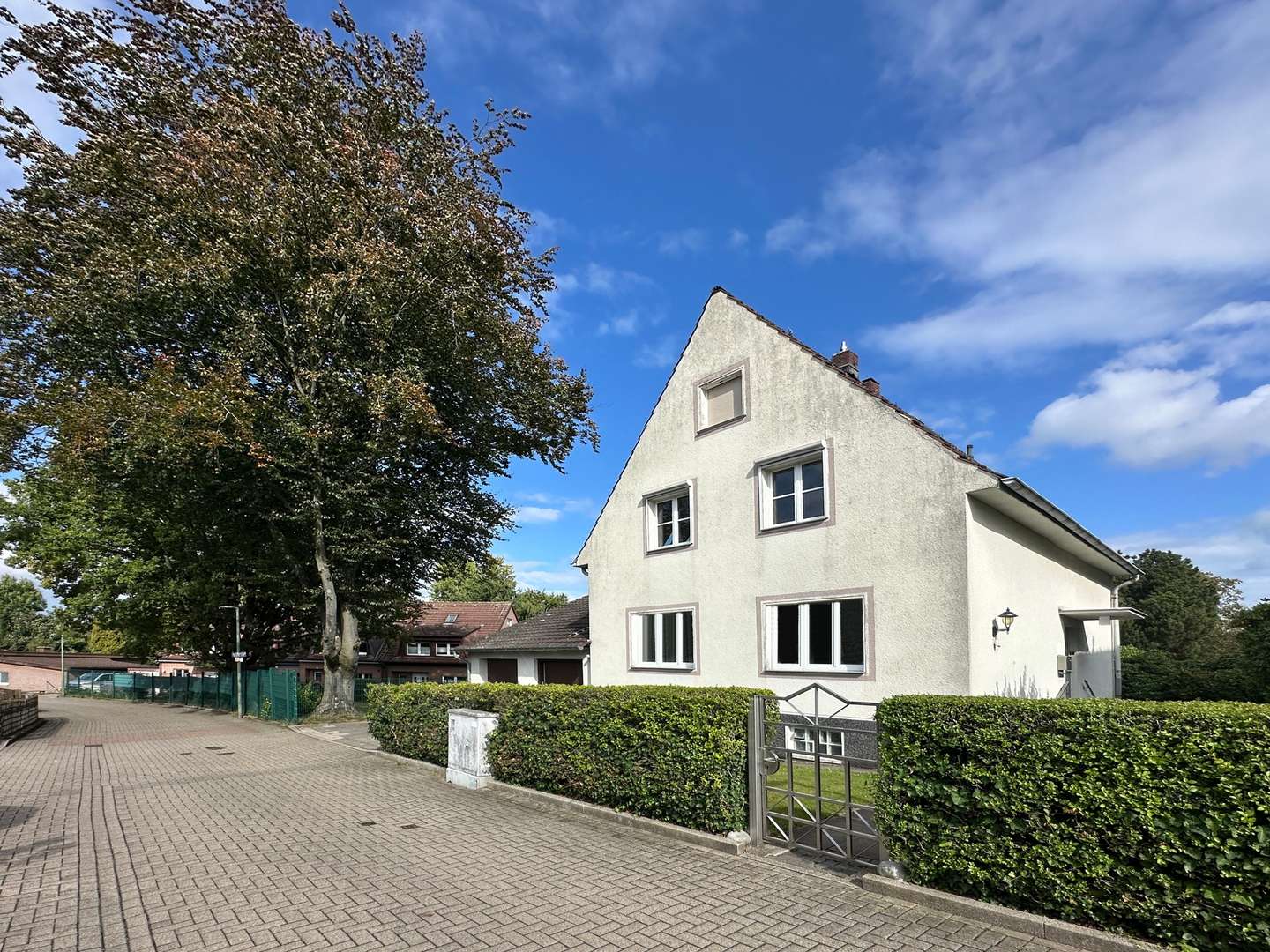 Straßenansicht Straßenansicht - Zweifamilienhaus in 44869 Bochum mit 140m² kaufen