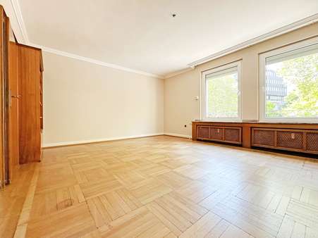 Wohnzimmer - Etagenwohnung in 44787 Bochum mit 141m² kaufen