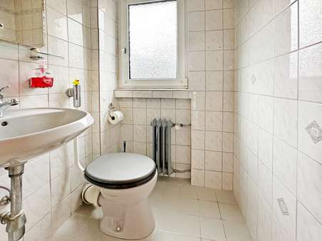 Gäste-WC  - Doppelhaushälfte in 44795 Bochum mit 100m² kaufen