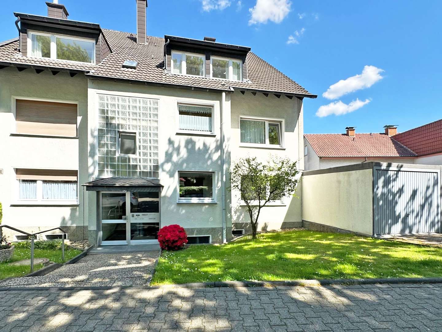 Gepflegtes 5-Familienhaus - Erdgeschosswohnung in 44805 Bochum mit 74m² kaufen