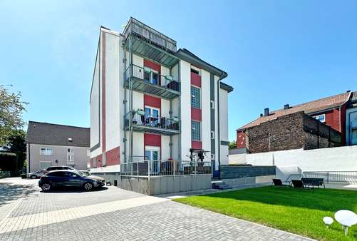 Gepflegtes Gebäude inklusive Stellplatz - Dachgeschosswohnung in 44795 Bochum mit 76m² kaufen