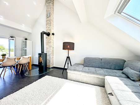 Wohn-/Essbereich inklusive Kaminofen - Dachgeschosswohnung in 44795 Bochum mit 76m² kaufen