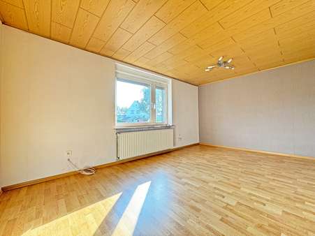 Wohnzimmer - Doppelhaushälfte in 44793 Bochum mit 119m² kaufen