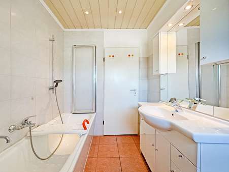 Badezimmer Badezimmer - Etagenwohnung in 44866 Bochum mit 69m² kaufen