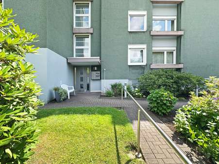 Vorderansicht Vorderansicht - Erdgeschosswohnung in 44892 Bochum mit 83m² kaufen
