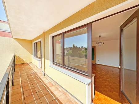 Loggia Loggia - Dachgeschosswohnung in 44795 Bochum mit 81m² kaufen