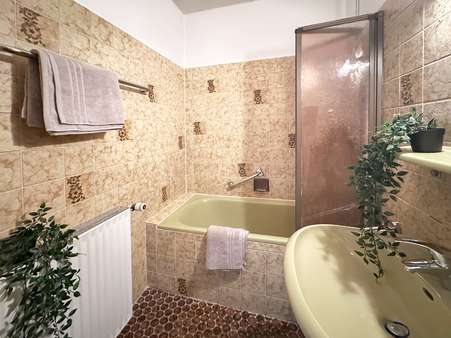 Badezimmer - Etagenwohnung in 44789 Bochum mit 71m² kaufen