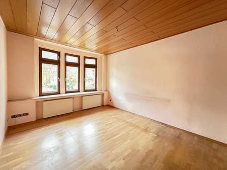 Wohnzimmer - Etagenwohnung in 44789 Bochum mit 71m² kaufen
