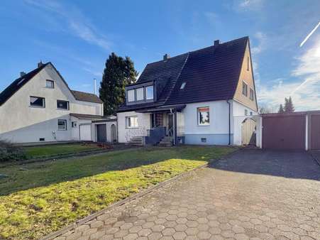 Vorderansicht - Doppelhaushälfte in 44795 Bochum mit 122m² kaufen