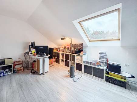Wohnraumähnlich ausgebauter Dachboden - Maisonette-Wohnung in 44793 Bochum mit 86m² kaufen
