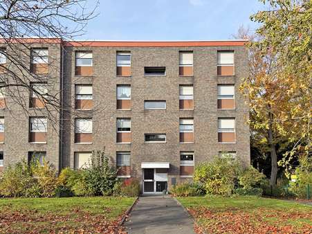 Frontansicht - Dachgeschosswohnung in 44795 Bochum mit 78m² kaufen