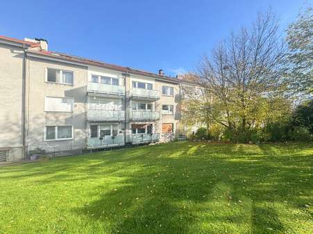 Rückansicht Rückansicht - Etagenwohnung in 44803 Bochum mit 71m² kaufen