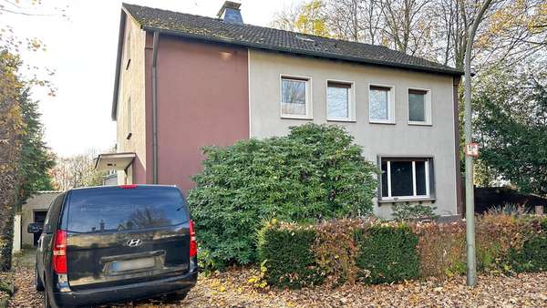 Straßenansicht - Zweifamilienhaus in 44866 Bochum mit 160m² kaufen