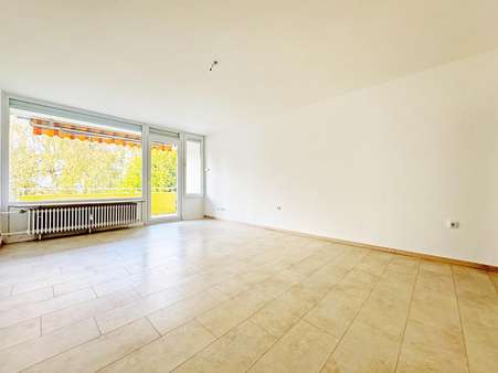 Wohnzimmer - Etagenwohnung in 44809 Bochum mit 71m² kaufen
