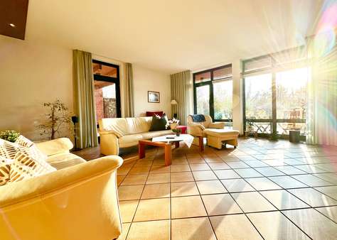 Heller, angenehmer Wohnbereich mit Zugang zum Garten - Doppelhaushälfte in 44879 Bochum mit 105m² kaufen