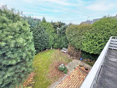 Blick vom Balkon in den Garten - Reihenhaus in 44805 Bochum mit 106m² kaufen