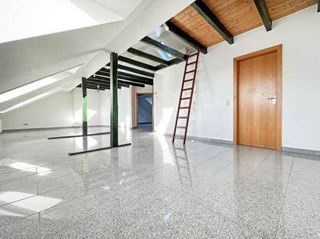 Wohnbereich - Maisonette-Wohnung in 44809 Bochum mit 117m² kaufen