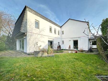 Seitenansicht - Einfamilienhaus in 44866 Bochum mit 280m² kaufen