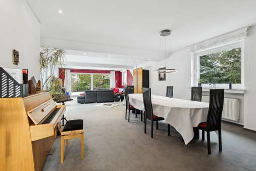 Wohn- und Esszimmer Wohn- und Esszimmer - Einfamilienhaus in 44866 Bochum mit 280m² kaufen