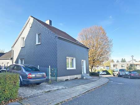 Vorderansicht - Einfamilienhaus in 44805 Bochum mit 100m² kaufen