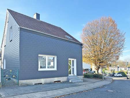 Vorderansicht - Einfamilienhaus in 44805 Bochum mit 100m² kaufen